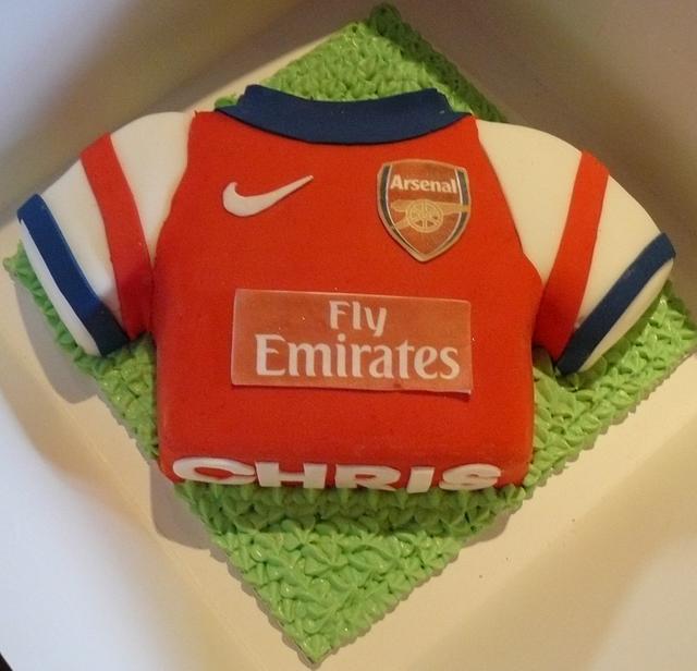 Arsenal Shirt cake - Decorated Cake by Krazy Kupcakes - CakesDecor