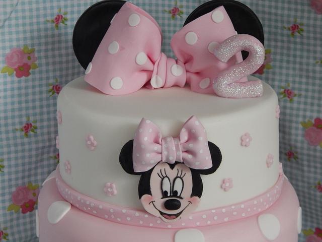 Spotty Minnie Cake Cake By Elizabeth Miles Cake Design Cakesdecor