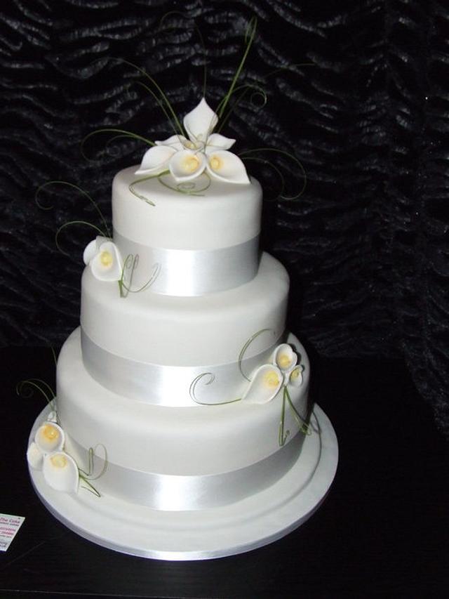 Calla Lily Wedding Cake Cake By Isabelle Young Cakesdecor