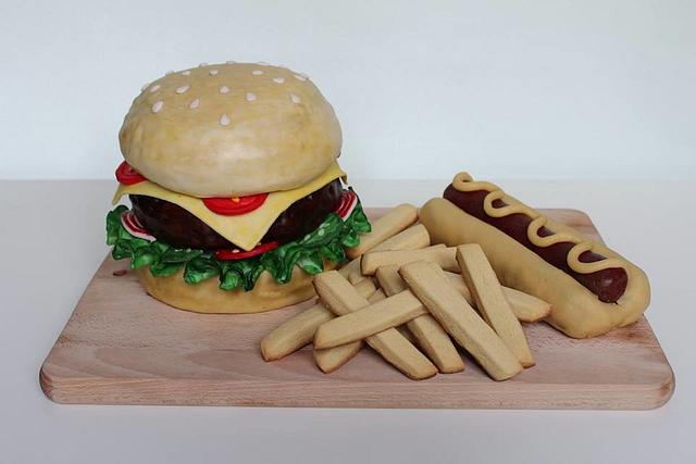 Cheeseburger cake - Decorated Cake by Lucie Demitra - CakesDecor