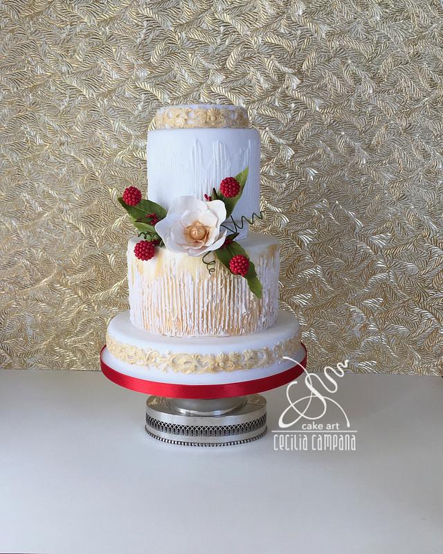 Gold Ice wedding cake - Decorated Cake by Cecilia Campana - CakesDecor