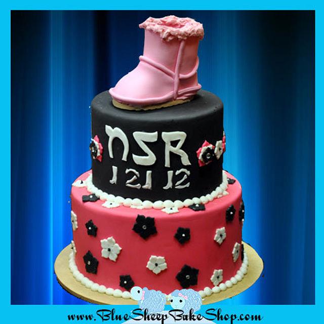 Ugg boot cake - Decorated Cake by Karin Giamella - CakesDecor