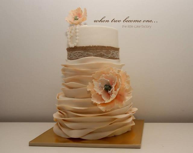 Wedding Ruffled Cake Decorated Cake By The Little Cake Cakesdecor 