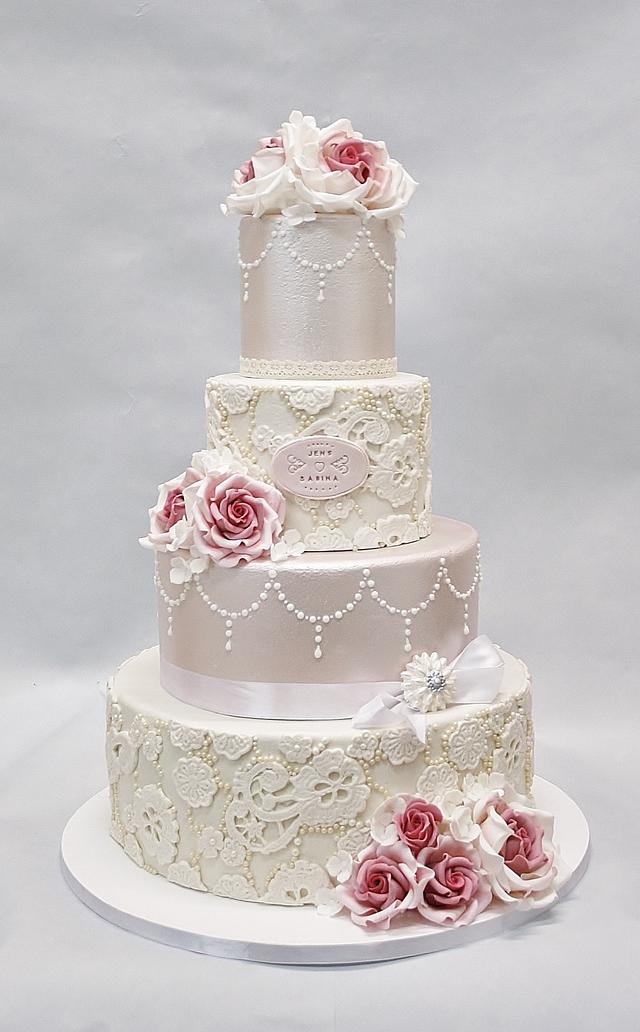 Lace And Pearls. - Decorated Cake By Sannas Tårtor - Cakesdecor