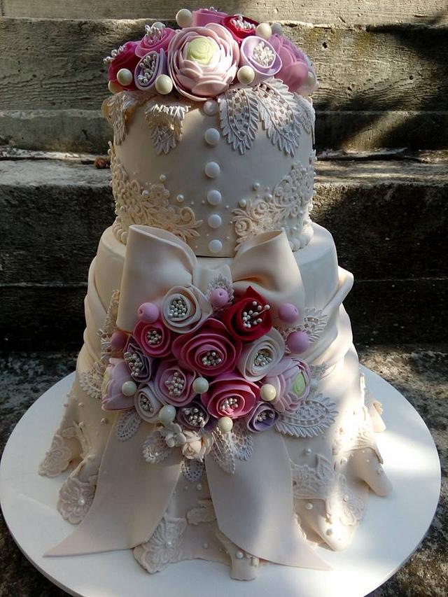 Elegance Wedding Cake - Decorated Cake by Galito - CakesDecor
