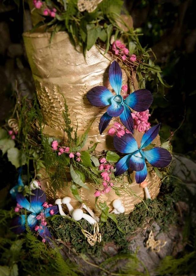 Premium Photo | Beautiful wedding cake for newlyweds at a rustic wedding. a  festive cake in the forest style on a wooden frame substrate.