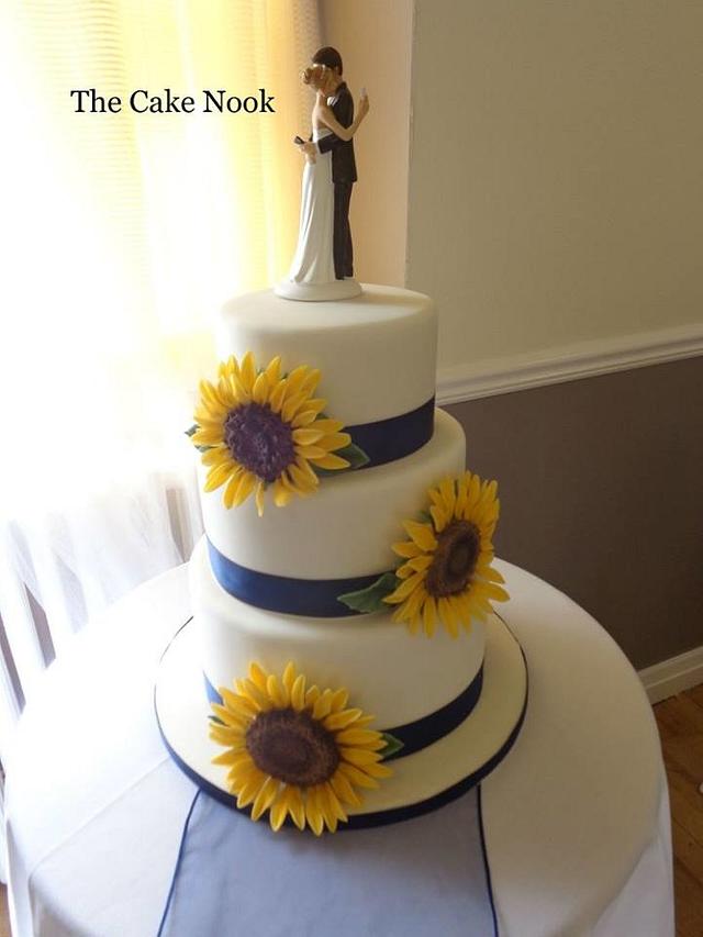 Sunflower Wedding Cake Cake By Zoe White Cakesdecor