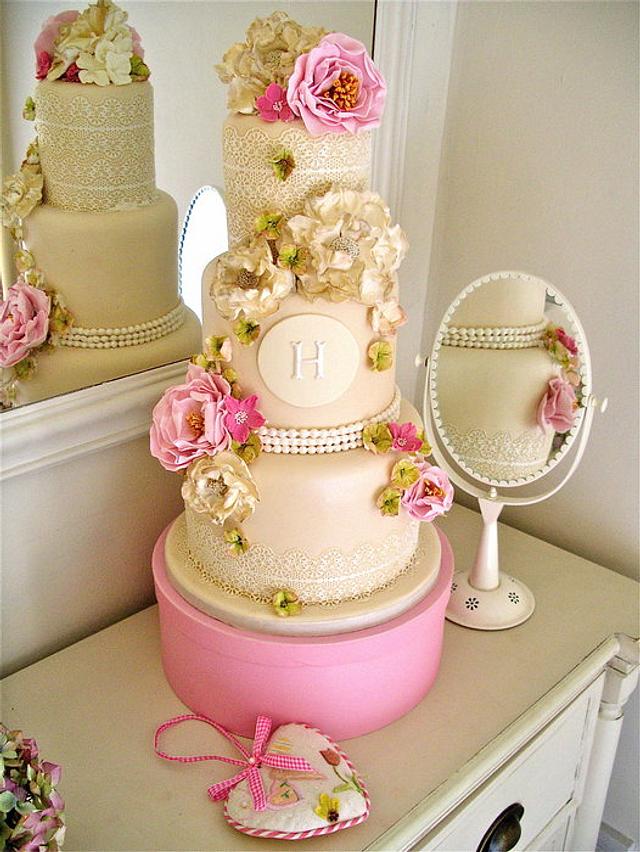 Lace & Pearls - Decorated Cake by Lynette Horner - CakesDecor