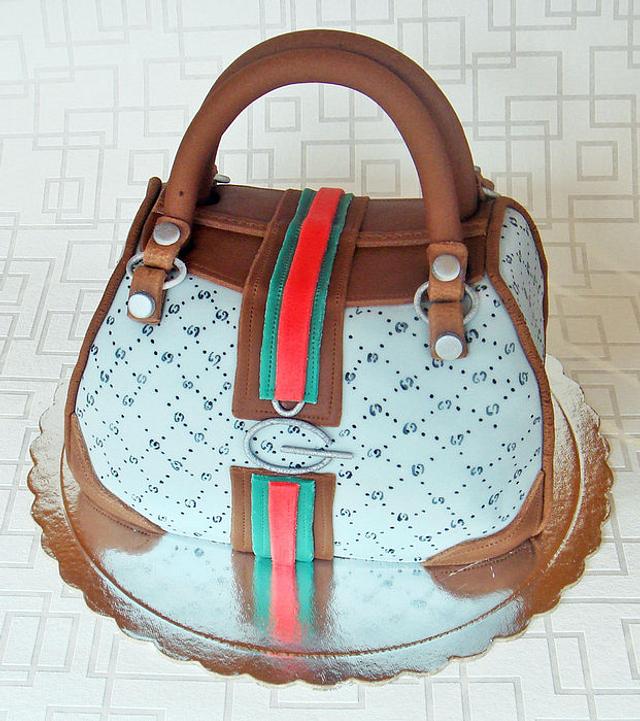 gucci bag - Decorated Cake by Sweetpopie cakes - CakesDecor