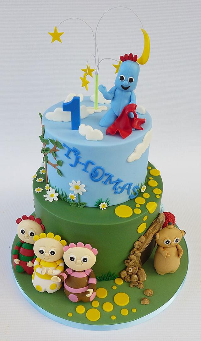 In the night garden - Decorated Cake by Lorraine Yarnold - CakesDecor