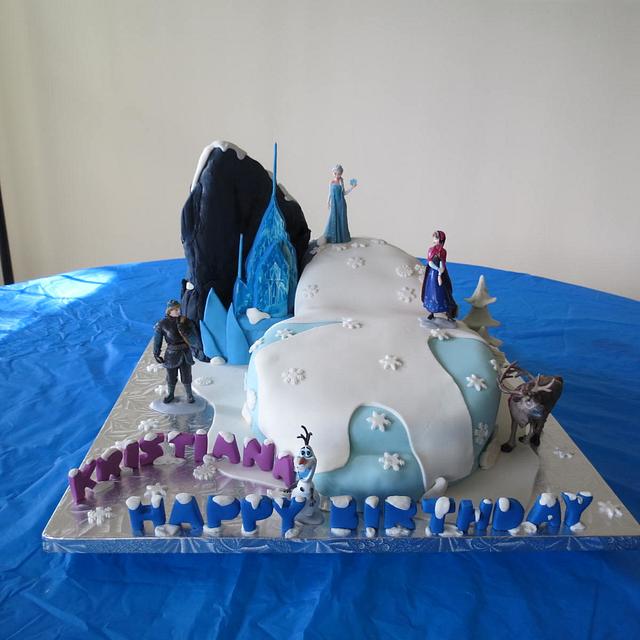 Frozen - Decorated Cake by Maty Sweet's Designs - CakesDecor