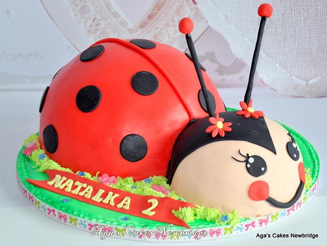 Ladybird - Cake by Agnieszka - CakesDecor