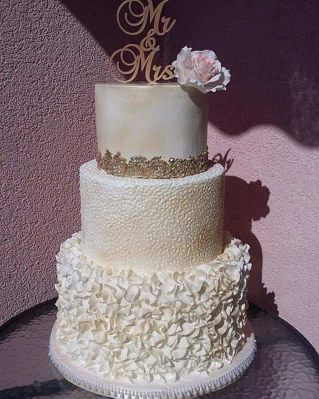 Wedding cake - Decorated Cake by Marija - CakesDecor