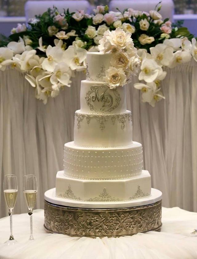 Monogram wedding cake - Decorated Cake by Sweet House - CakesDecor