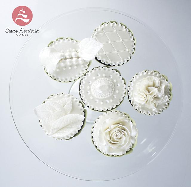CupCakes White Wedding - Decorated Cake by Cesar Renteria - CakesDecor
