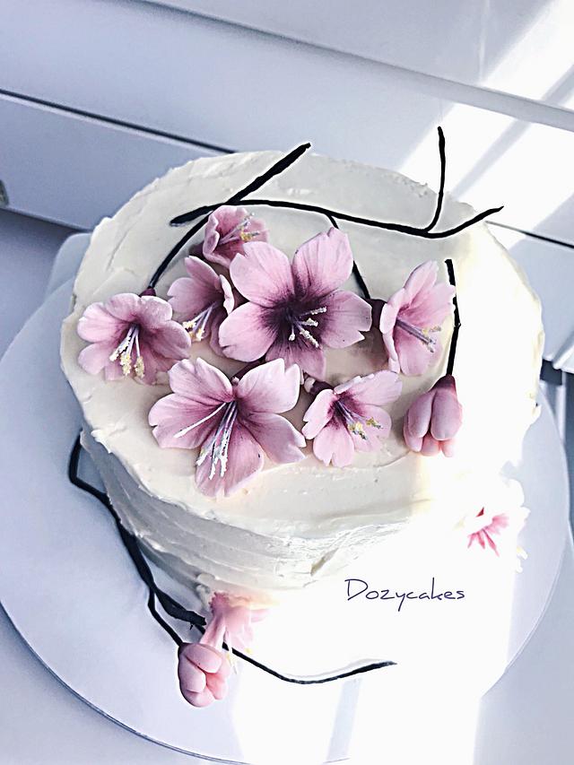 Buy/Send Floral Blossom Chocolate Cake Half Kg Online- FNP