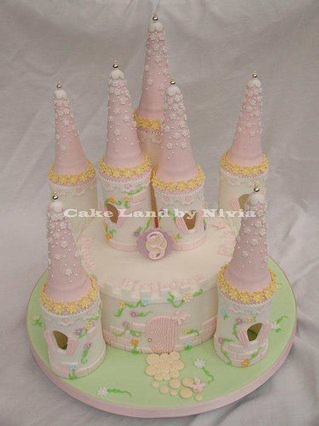 Castle birthday cake Decorated Cake by Nivia CakesDecor