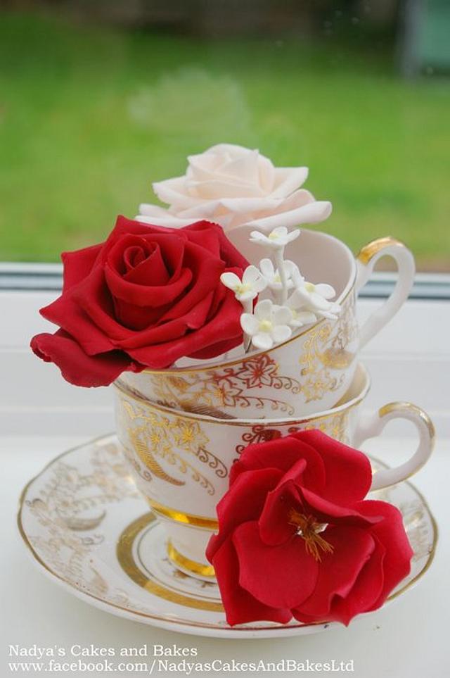 sugar roses - Decorated Cake by Nadya - CakesDecor