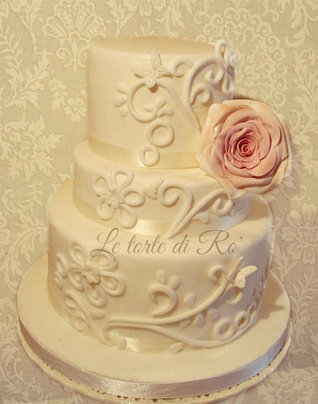 Shabby chic wedding cake - Decorated Cake by LE TORTE DI - CakesDecor