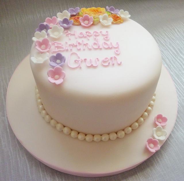 Pretty Hat Cake - Decorated Cake by Amazing Grace Cakes - CakesDecor