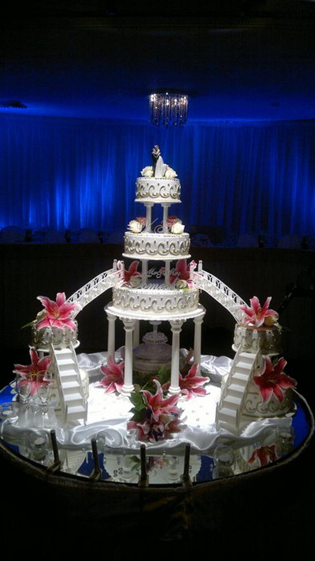 over the top - Decorated Cake Paul Delaney of Delaneys - CakesDecor