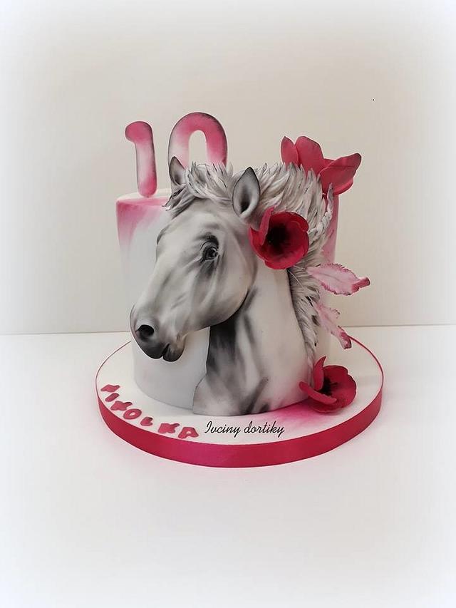 Horse Decorated Cake By Ivciny Dortiky CakesDecor   Hz12vtppnrxat6wnedwi 