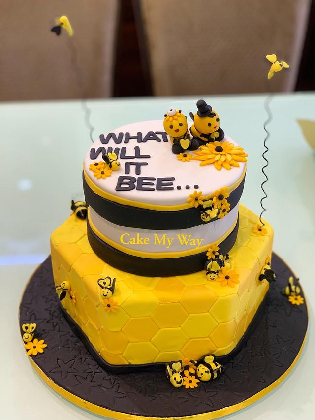 Bee Cake Decorated Cake By Priyanka Neeru Tibrewal Cakesdecor