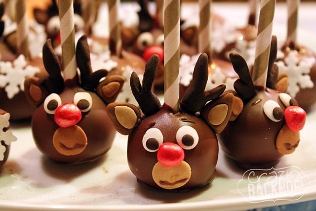 Rudolph Cake Pops - Decorated Cake by Crazy BackNoé - CakesDecor