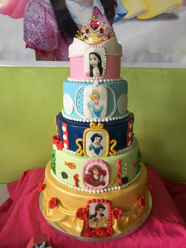 Disney Princesses Cake Cake By Edel Mendoza Cakesdecor