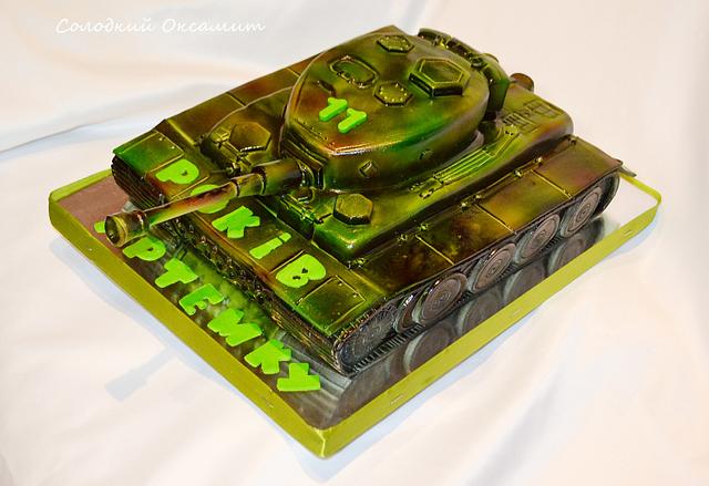 Tank Decorated Cake By Oksana Kliuiko Cakesdecor 