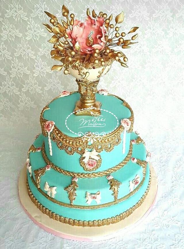 Baroque Marie Antoinette Wedding Cake - Cake by Fées - CakesDecor