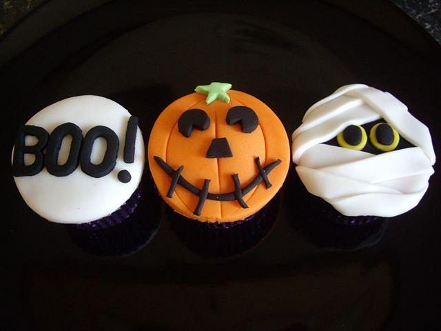 Kids Halloween Cupcakes - Decorated Cake by Mum4b - CakesDecor