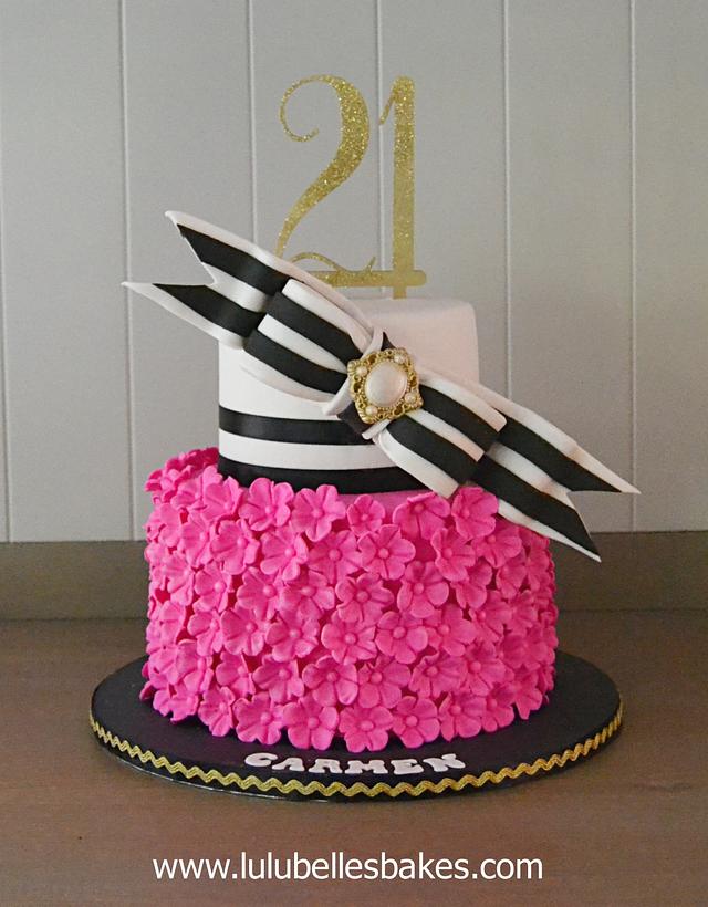 Fashionista Cake - Decorated Cake by Lulubelle's Bakes - CakesDecor