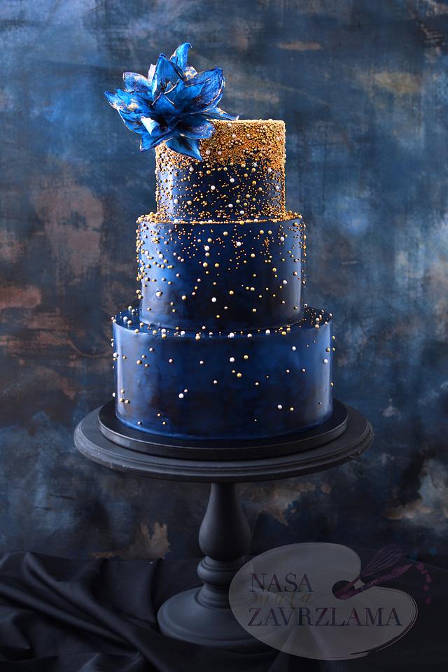 Dark Blue And Gold Sparkle Cake - Cake by Nasa Mala - CakesDecor
