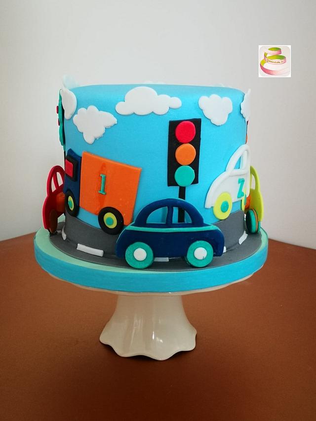 Cars cake - Decorated Cake by Ruth - Gatoandcake - CakesDecor