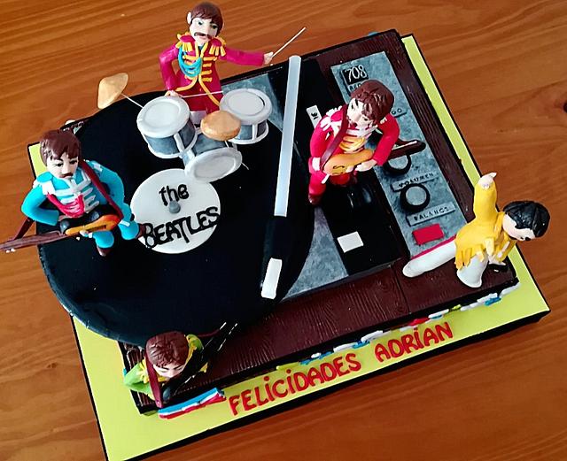 PICKUP CAKE 3D -THE BEATLES-FREDDIE MERCURY