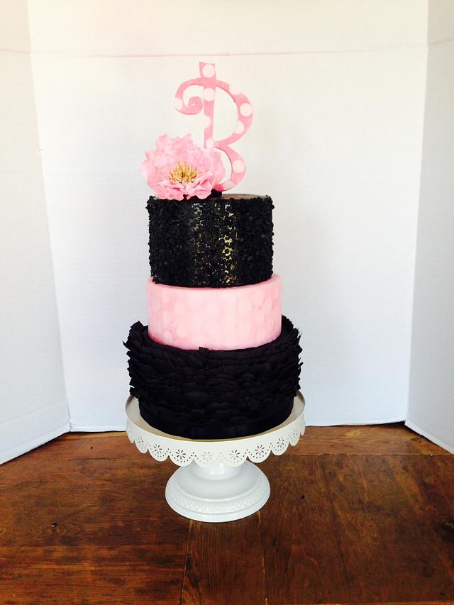 Black And Pink Birthday Cake Cake By Sugarbritchescakes Cakesdecor 