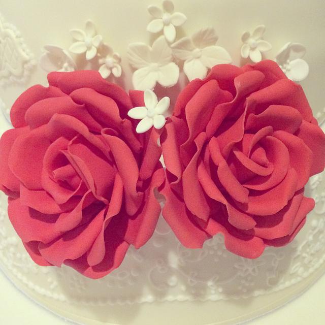 Vintage Red Rose And Monogram Wedding Cake Cake By Cakesdecor