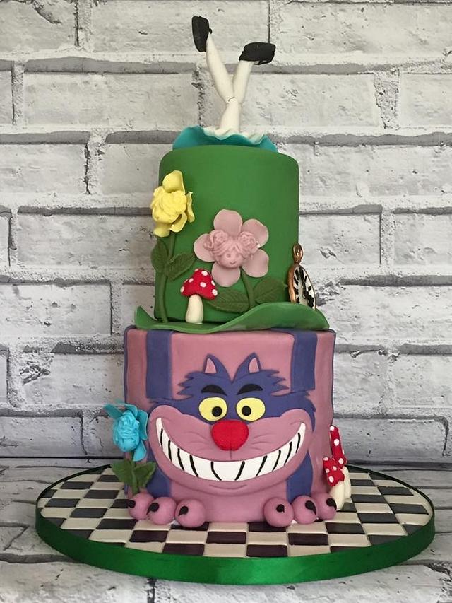 Alice in Wonderland - Decorated Cake by Carol - CakesDecor