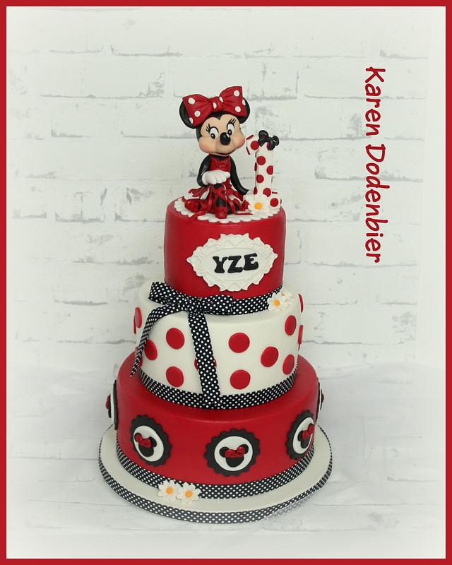 Minnie Mouse 1st Birthday cake - Cake by Karen Dodenbier - CakesDecor