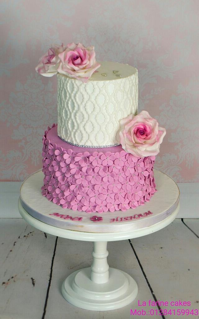 Engagement cake - Decorated Cake by La farine by Randa - CakesDecor