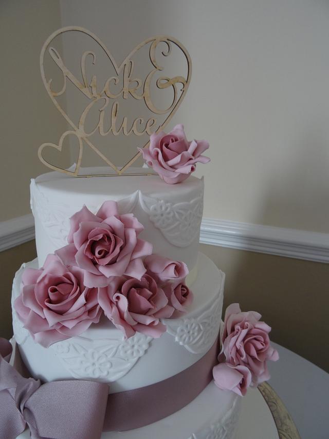 Lace & Roses wedding cake - Cake by That Cake Lady - CakesDecor