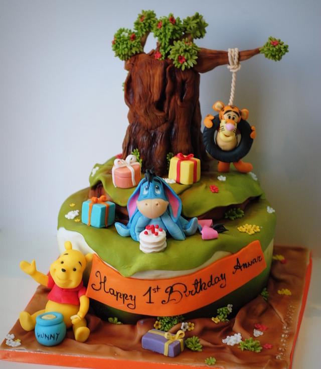 Winnie the Pooh - Decorated Cake by Rabarbar_cakery - CakesDecor