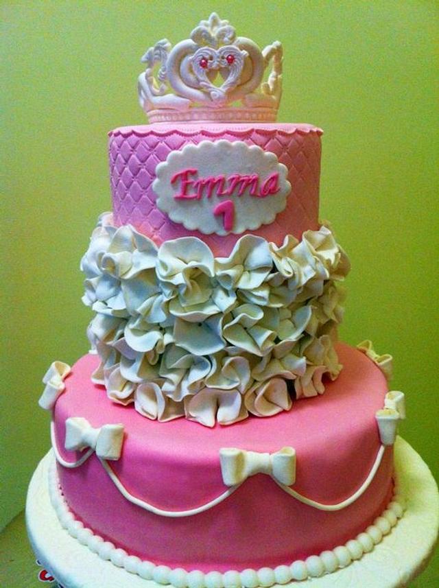 baby princess cake - Decorated Cake by swuectania - CakesDecor