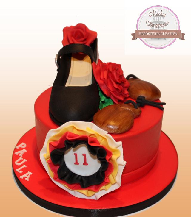 Fondant cake hat Native of Cordoba. Tarta fondant CakesDecor