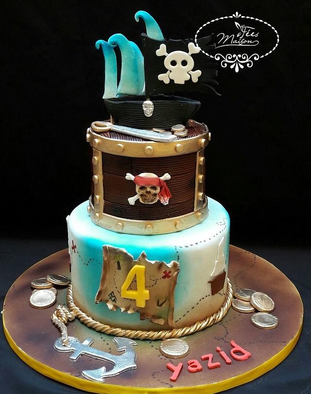 Pirate cake - Decorated Cake by Fées Maison (AHMADI) - CakesDecor