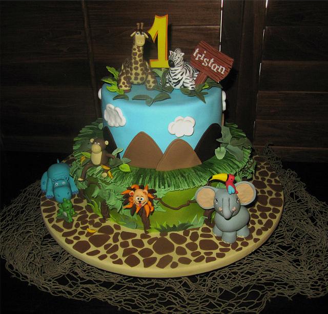 Safari Cake - Decorated Cake by Monika Zaplana - CakesDecor