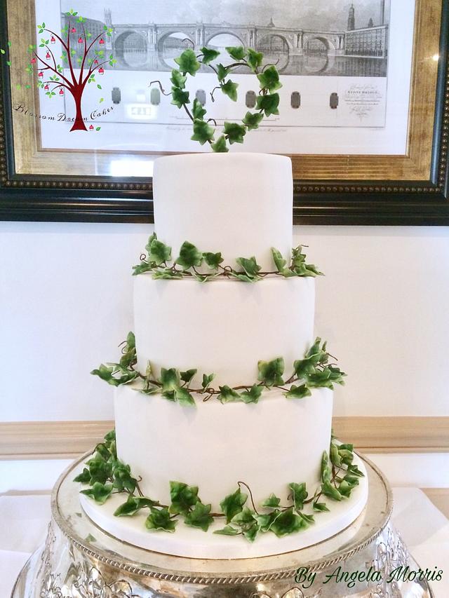 Ivy wedding cake