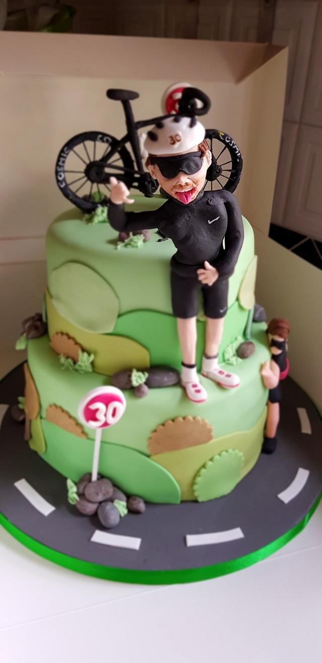 cycling-and-running-decorated-cake-by-redlouis33-cakesdecor