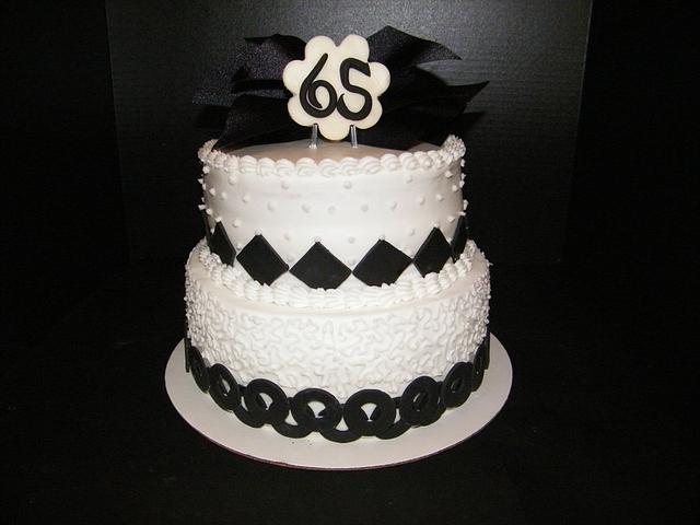 Black & White themed birthday cake - Cake by Judy Remaly - CakesDecor